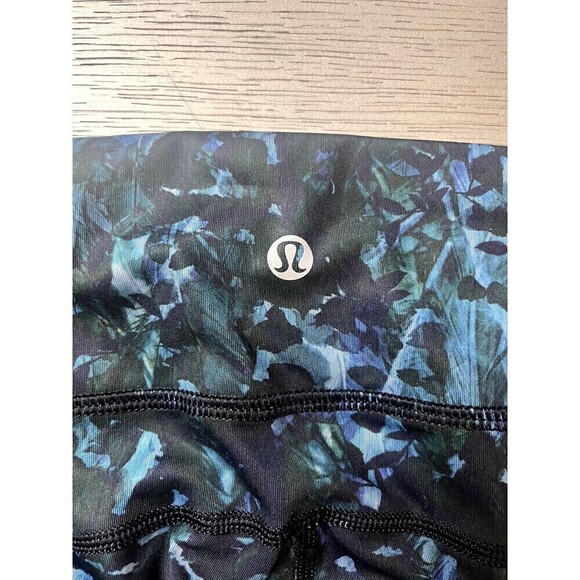 Lululemon Run Top Speed Crop Leggings Full-On Luxtreme Size 4 Floral Blue New - Picture 6 of 8
